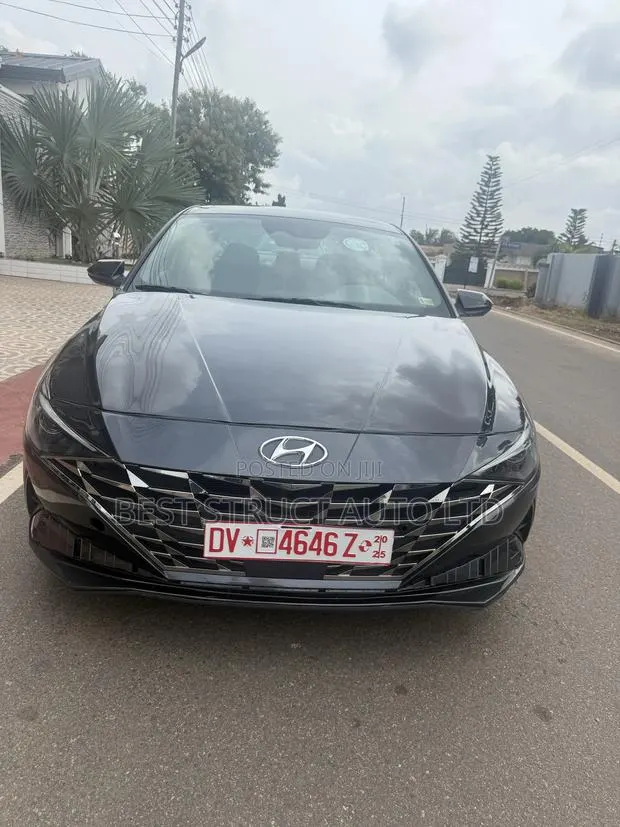 Hyundai Elantra SE 2022 Red · Photo 1