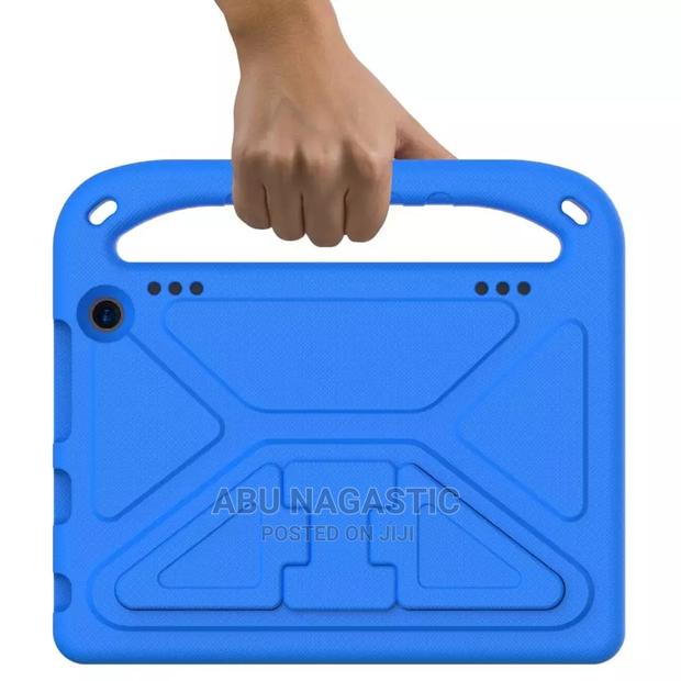 New Amazon Fire HD 10 32 GB Blue · Photo 2