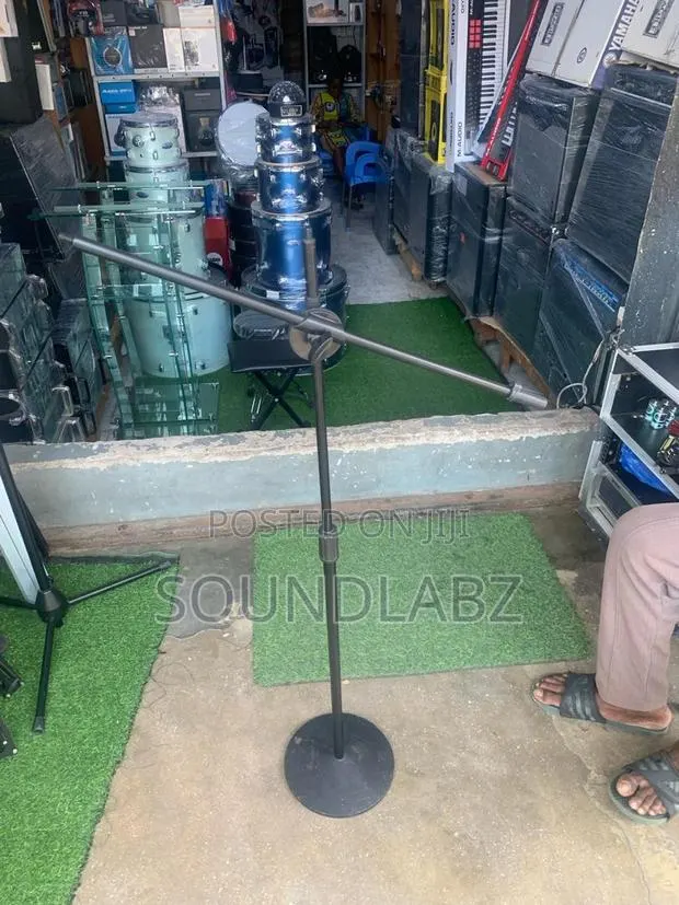 Round Base Microphone Stand · Photo 1