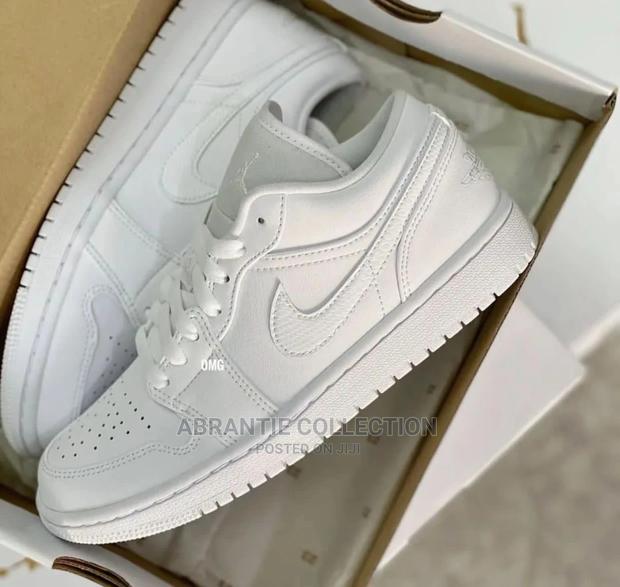 Air Jordan 1 Low · Photo 1