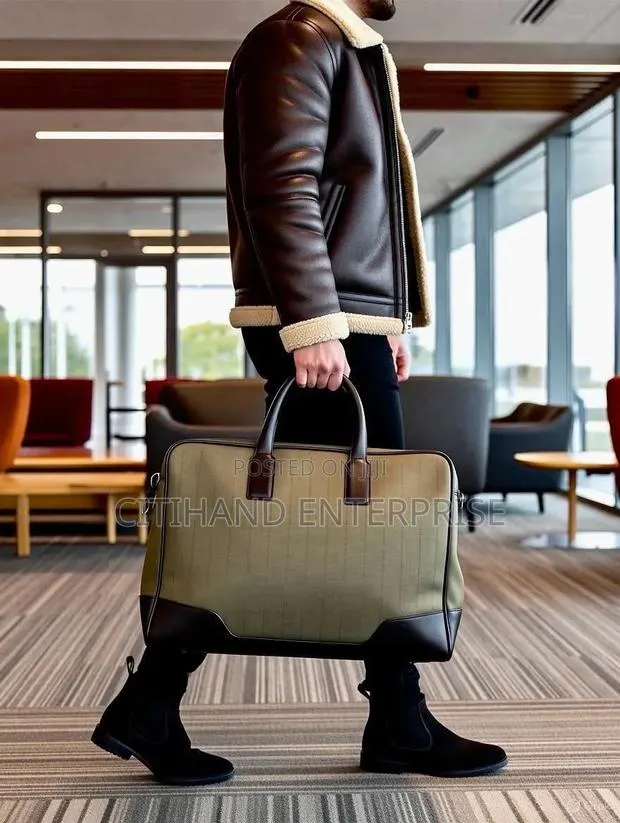 Classy Duffel Bag - Strong Stylish!! · Photo 1