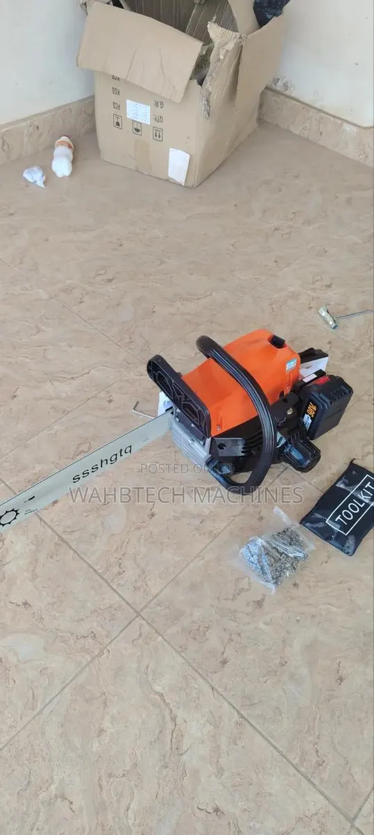 Electric Starter Chain Saw · Photo 1