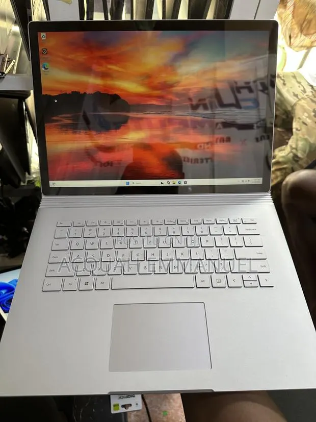 Laptop Microsoft Surface Book 3 16GB Intel Core i7 SSD 256GB · Photo 1
