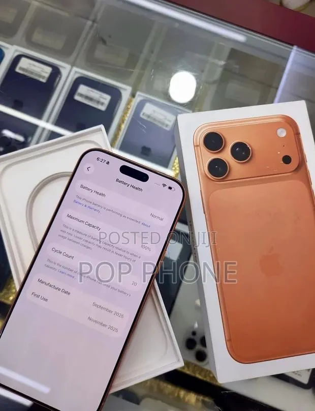 Apple iPhone 17 Pro Max 512 GB Orange · Photo 1