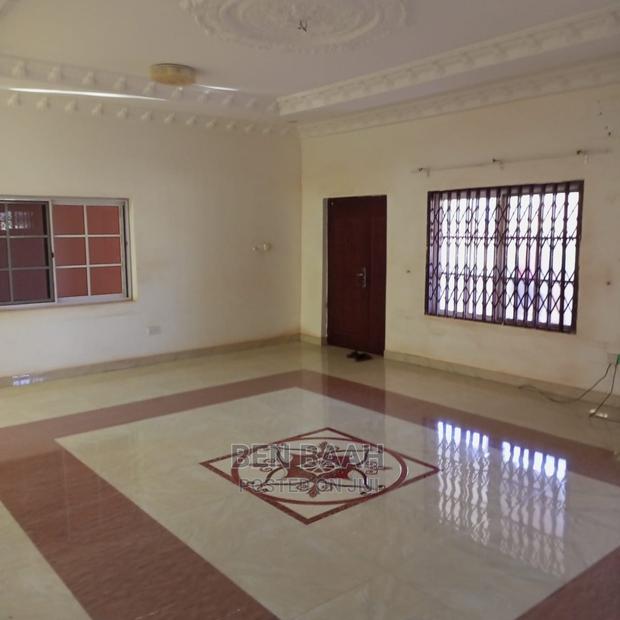5bdrm House in Ben Properties, Agbogba for rent · Photo 2