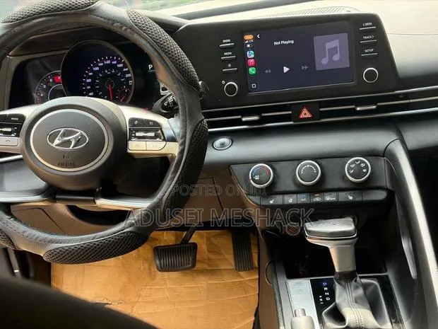 Hyundai Elantra Limited 2021 Black · Photo 1