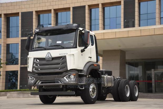 6x4 Howo Tractor Truck · Photo 1