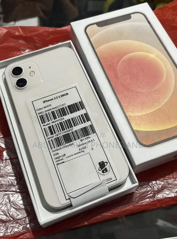 Apple iPhone 12 128 GB · Photo 1