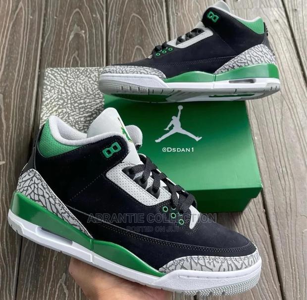 Jordan 3 Pine Green · Photo 1