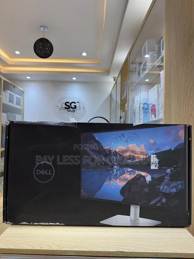 Dell Ultrasharp 27 USB-C Hub Monitor · Photo 1