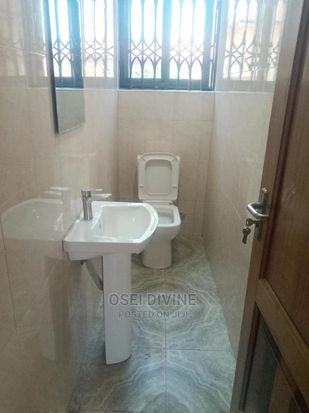 Highly Exe 2-Bedrooms Apartment Dansoman · Photo 5