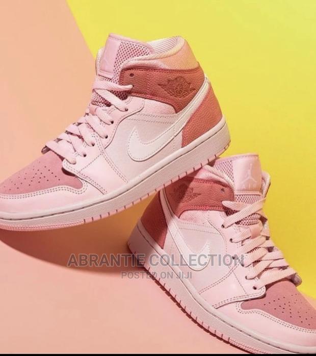 Jordan 1 Mid Digital Pink · Photo 3