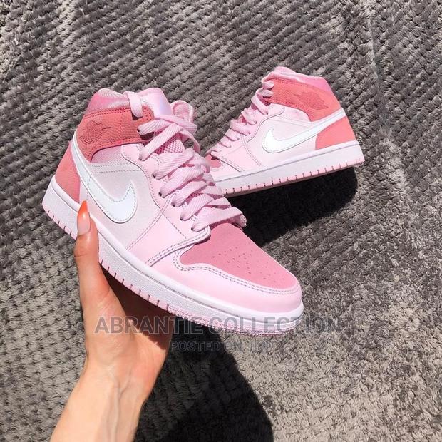 Jordan 1 Mid Digital Pink · Photo 2