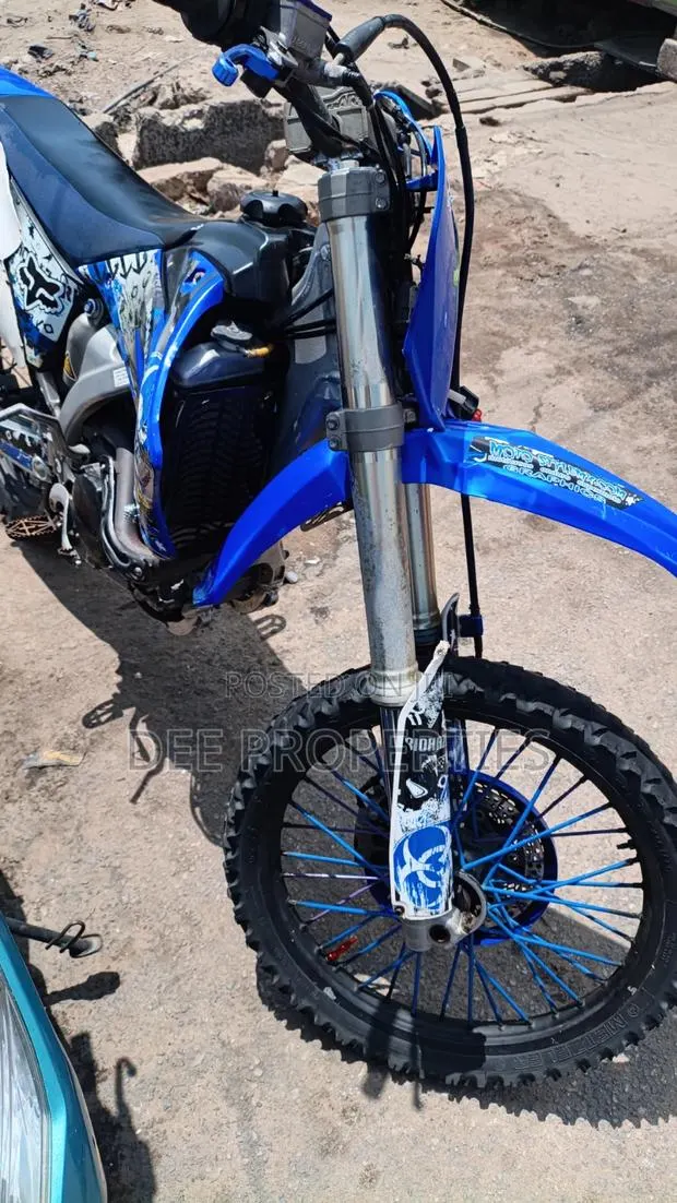 Yamaha 2018 Blue · Photo 1