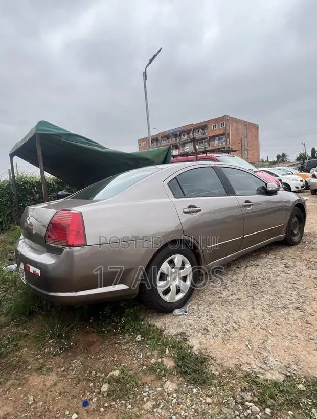 Mitsubishi Galant 2012 Brown · Photo 1