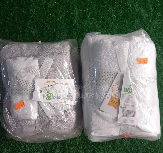 BCI Hooded Towels · Photo 1