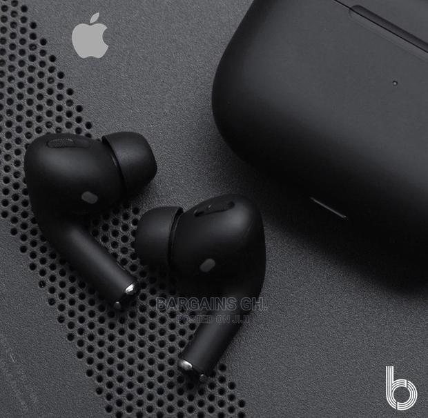 Airpods Pro Black Edition · Photo 4