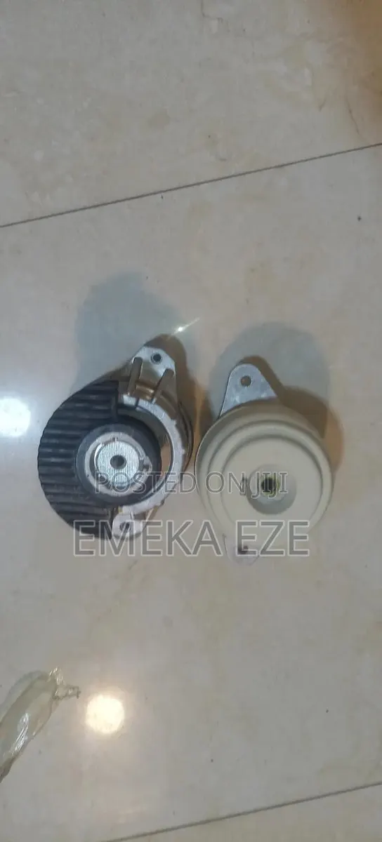 Engine Mount Fits Mercedes-Benz C-Class (W204) and GLK350 · Photo 1