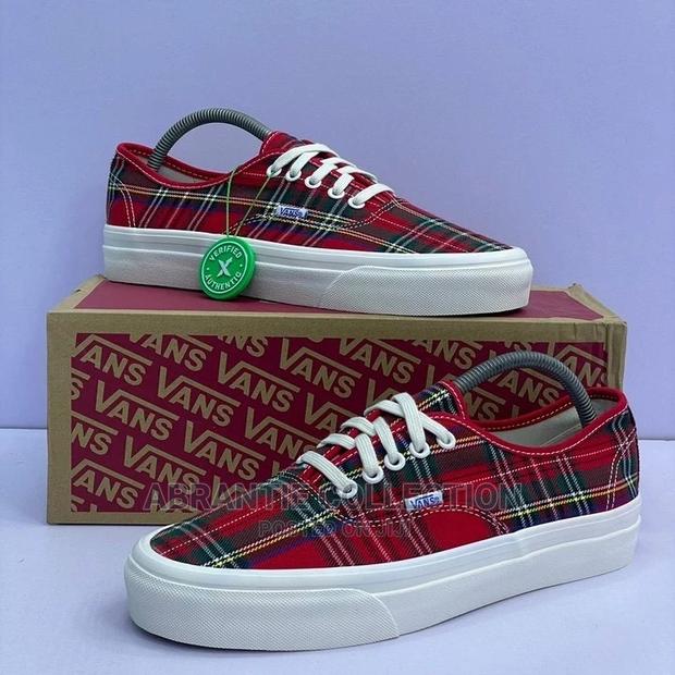 Burberry Vans · Photo 1