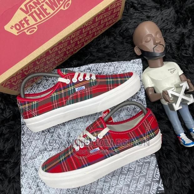 Burberry Vans · Photo 2