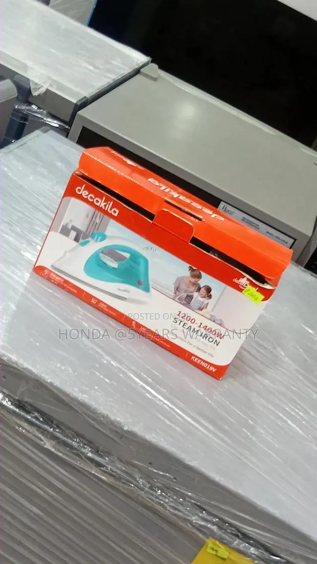 Your Clothes Deserve the Best – Choose Decakila Steam Iron · Photo 1
