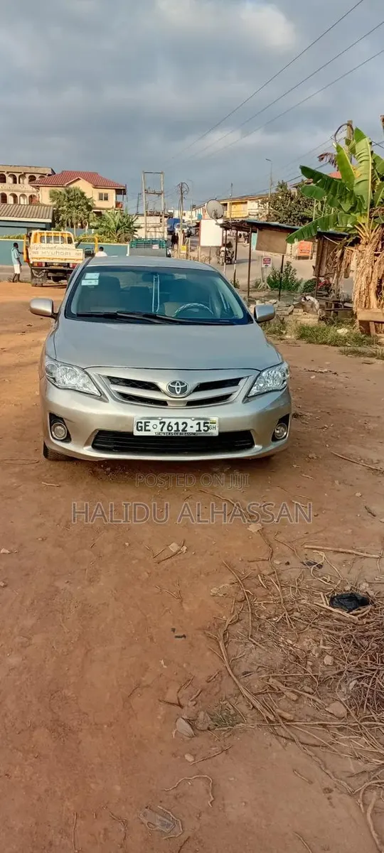 Toyota Corolla 2013 Silver · Photo 1