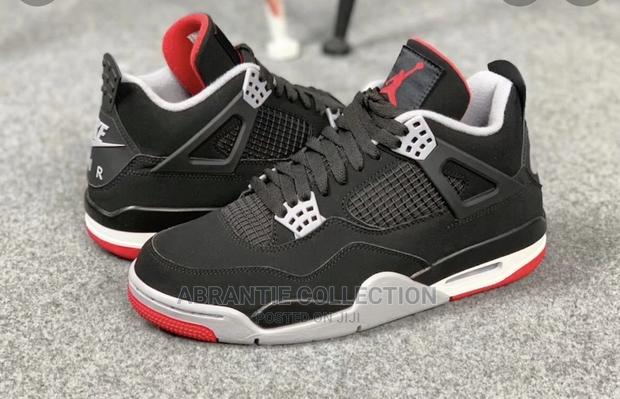 Jordan 4 Bred · Photo 3