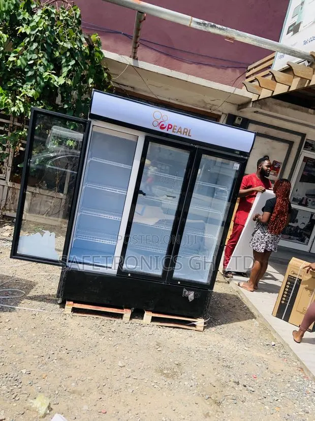 Unique 3 Doors Pearl Display PVC-150 Fast Fridge · Photo 1