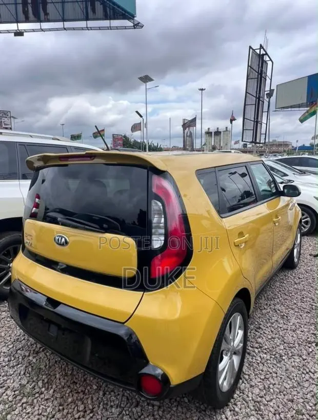 Kia Soul Hatchback 2016 Gold · Photo 1