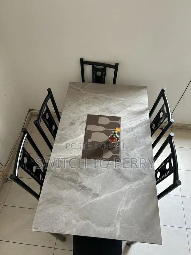 6-Seater Dining Table Set · Photo 1