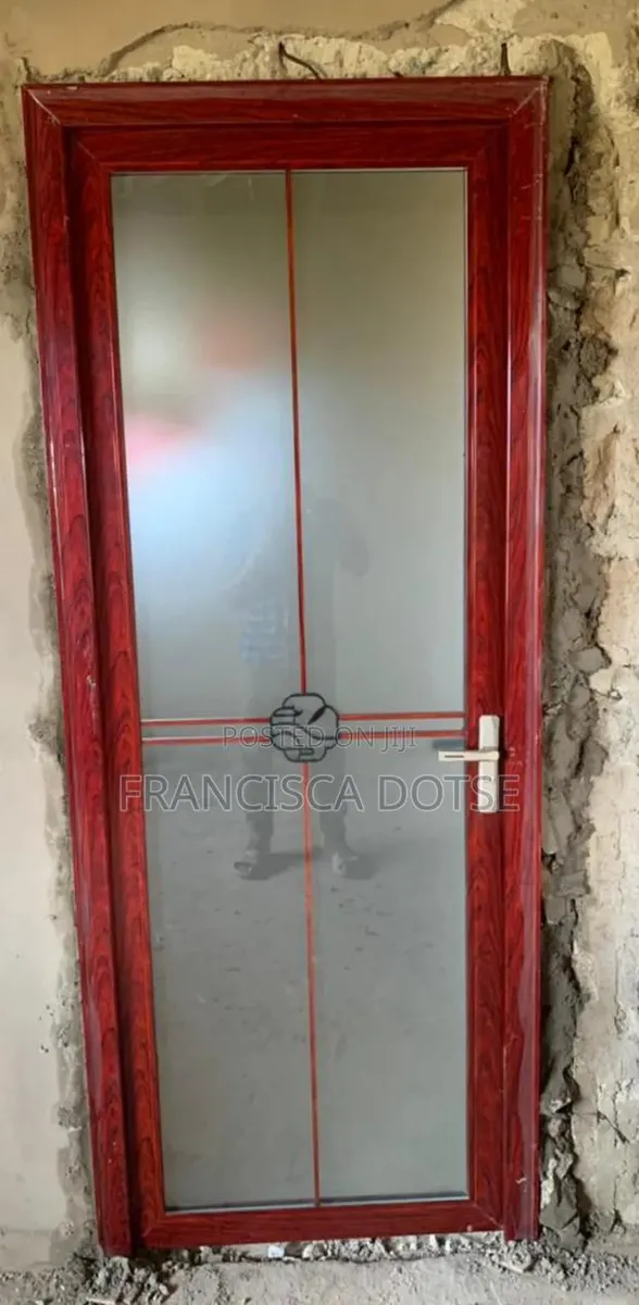 Interior Washroom Door · Photo 1