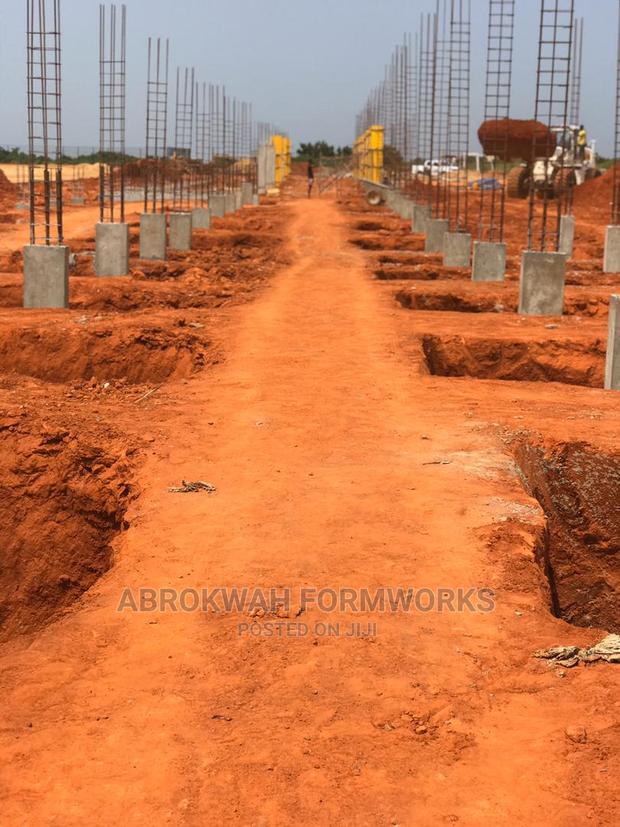 Retaining Wall, Scaffolds,Props, Collumns,Pillars,Slabs, · Photo 2