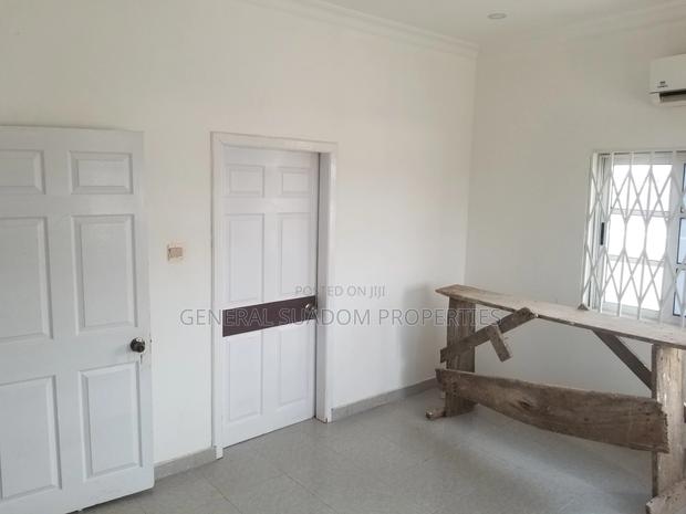 4bdrm Duplex in Suadom Properties, Baatsona Total for rent · Photo 4