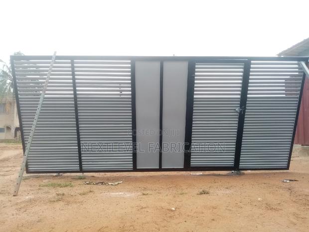 Main Sliding Gate · Photo 2