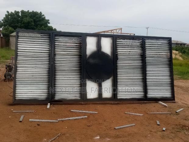 Main Sliding Gate · Photo 4