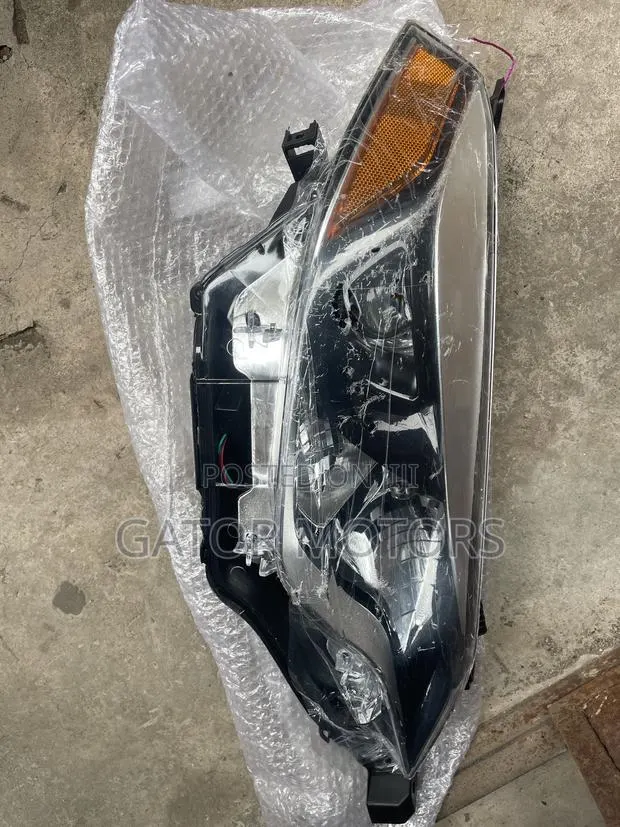 Corolla 2014 2015 2016 Headlight (Pair) · Photo 1