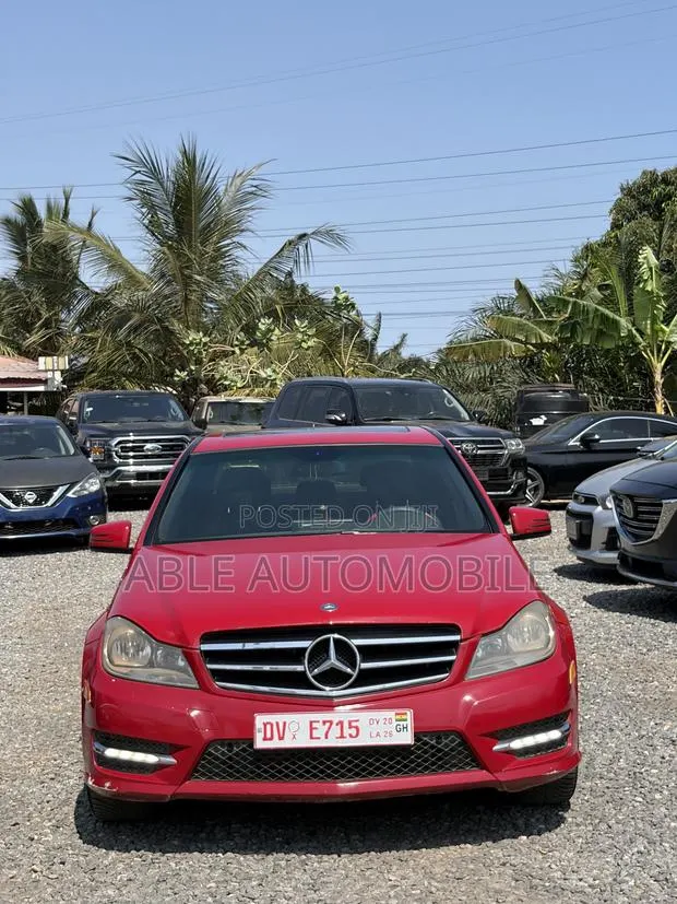 Mercedes-Benz C250 2014 Red · Photo 1