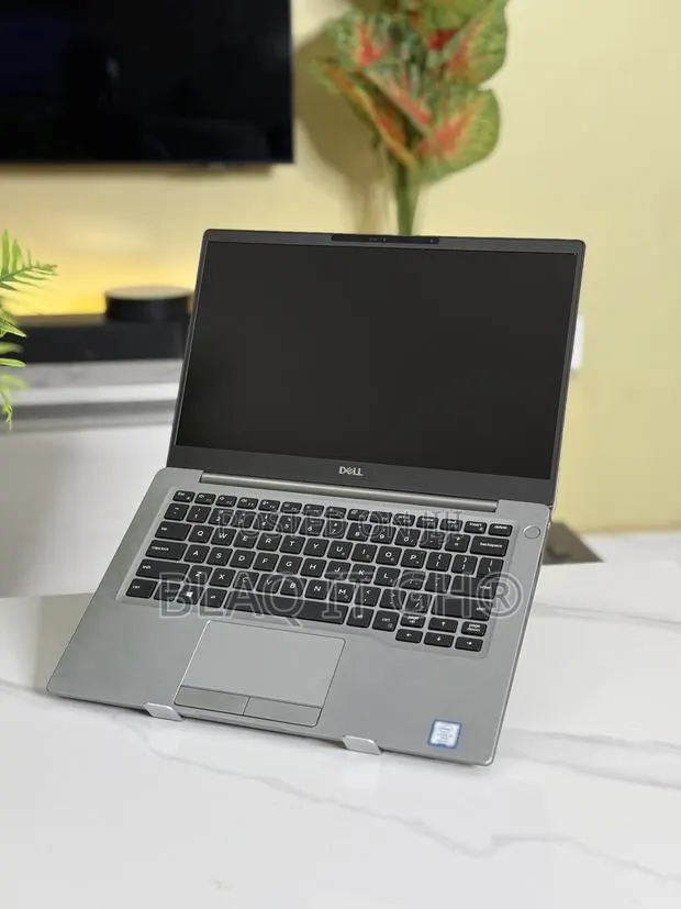 Laptop Dell Latitude 7400 16GB Intel Core I7 SSD 256GB · Photo 1