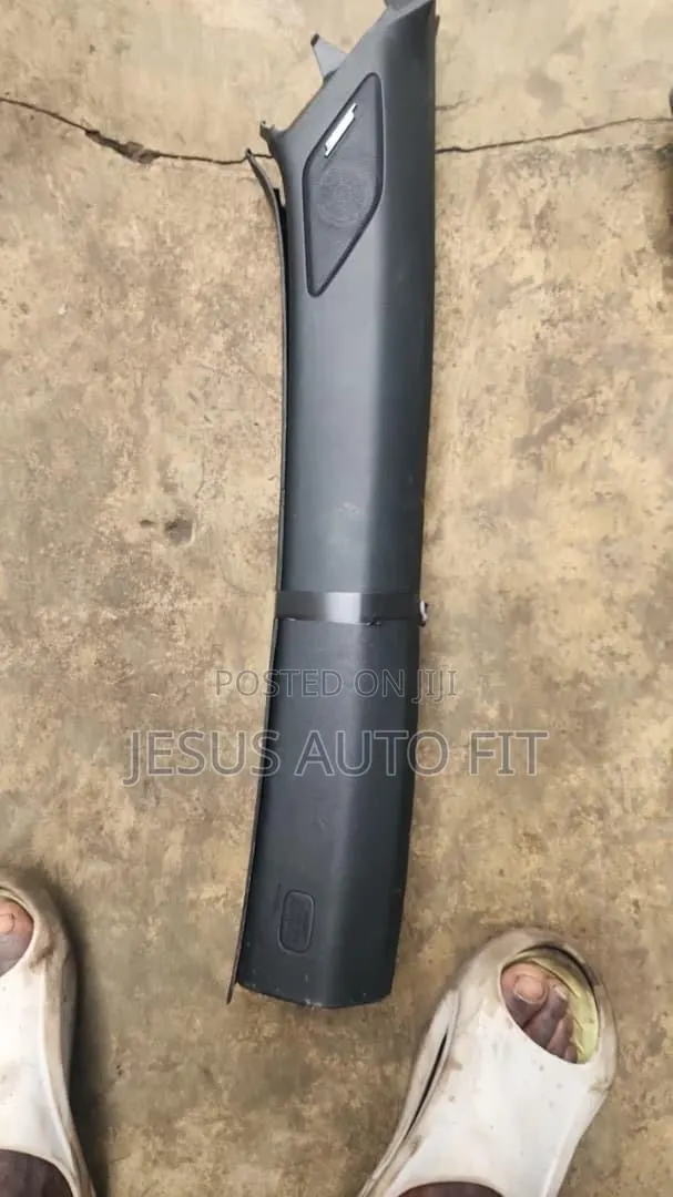 2023-25 Honda Cr-v Windshield Left Pillar Trim Cover Panel Speaker · Photo 1