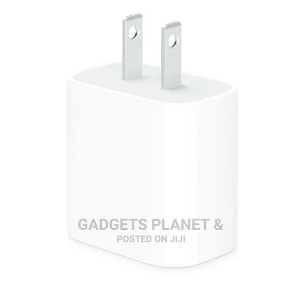 Apple Type C to Lightening Charger · Photo 2