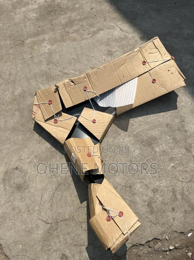 Toyota Corolla 2014-2016 Fender Available · Photo 1