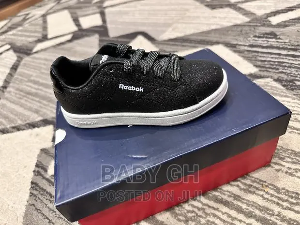 Black Reebok Sneakers · Photo 1
