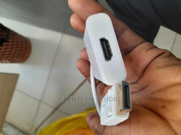 Display Port (DP) to HDMI Adapter · Photo 1