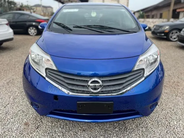 Nissan Versa 1.6 SV 2016 Blue