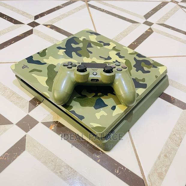 1 Terabyte Ps4 Slim Camo · Photo 2