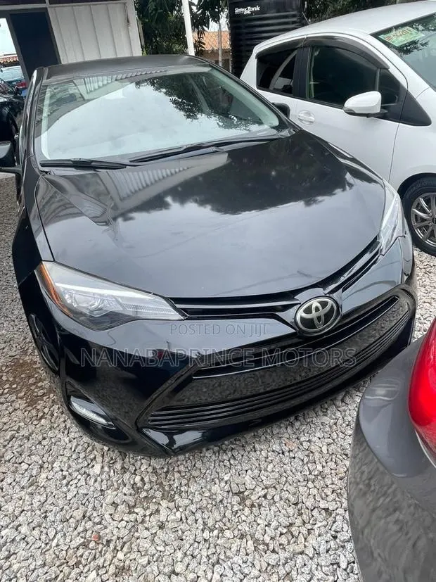 Toyota Corolla LE Eco (1.8L 4cyl 2A) 2018 Black · Photo 1