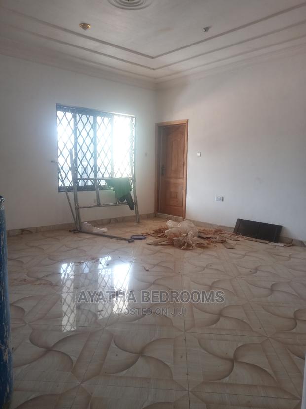 3bdrm Apartment in Ayathar Bedroom, New Town for Rent · Photo 3