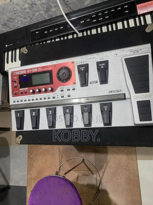 Boss Gt10b Bass Effect Pedal · Photo 1