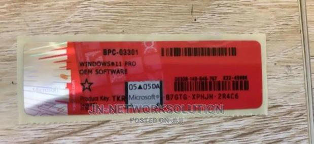 Windows 11 PRO OEM COA Sticker With License Key · Photo 1