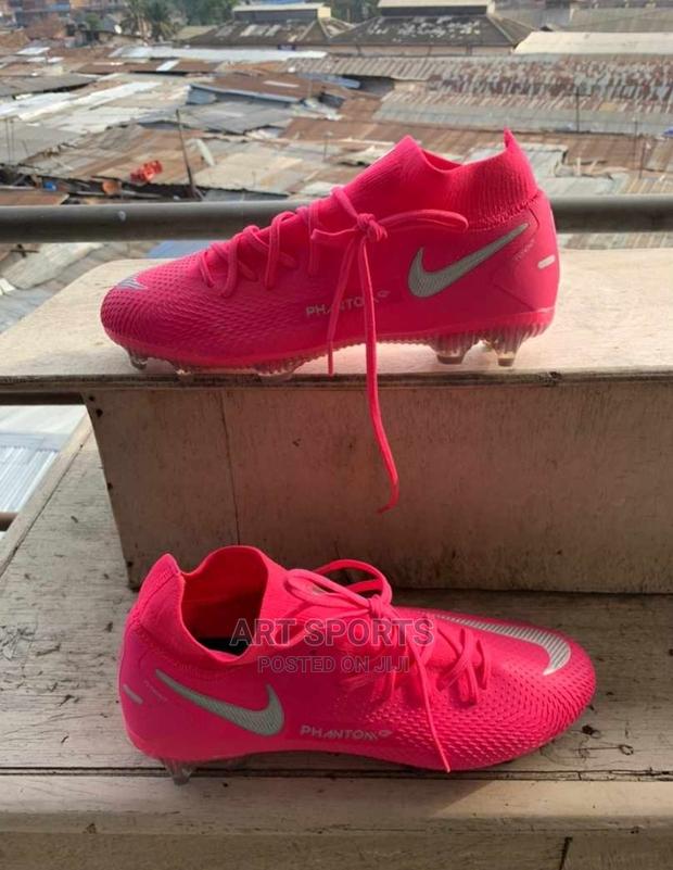 Nike Phantom Boot. · Photo 2